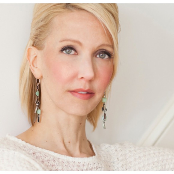 Meet your Posher, Heather - Picture 1 of 1